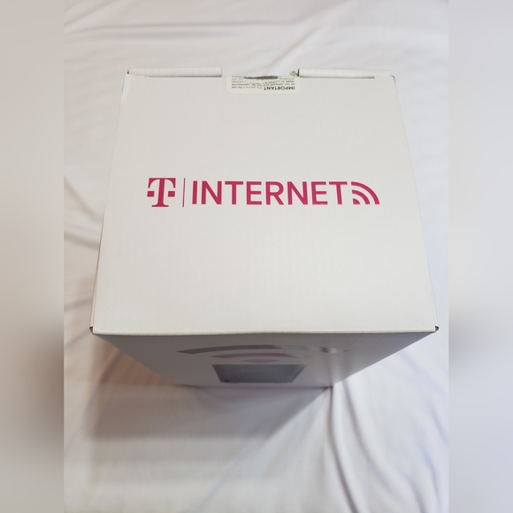 T-Mobile/MetroPCS ARC KVD21 5G Home Internet WI-FI Gateway in Black - Picture 8 of 10